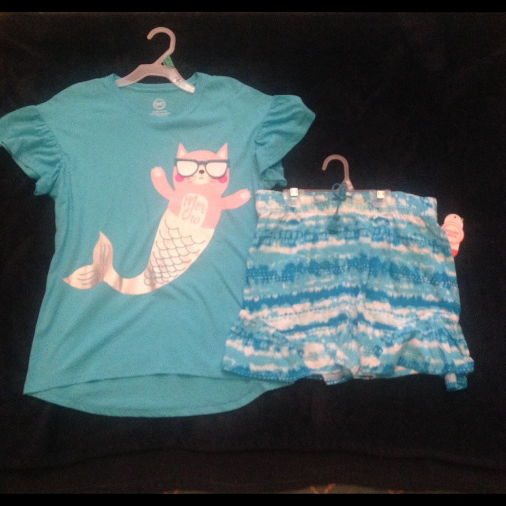 Girls Tee shirt and shorts set